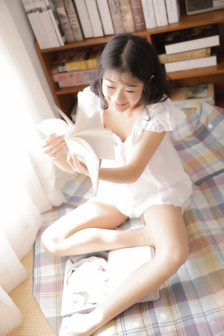 你轻轻的将我含在唇间是什么歌